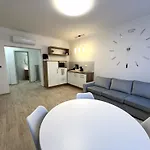 Berzsenyi Apartman *