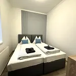Daire Berzsenyi Apartmanhaz *