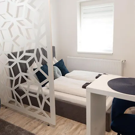 Berzsenyi Apartmanhaz *