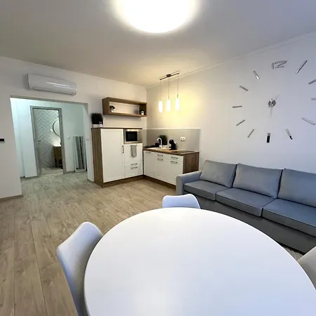 Berzsenyi Apartmanhaz Apartment *