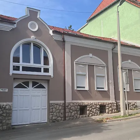 Berzsenyi Apartmanhaz Appartement Kaposvár