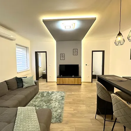 Berzsenyi Apartmanhaz * Kaposvar